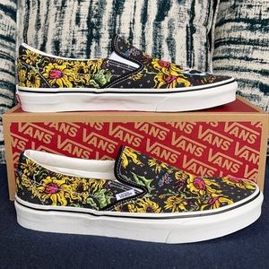 Vans Classic Slip-On Beauty Skull Black/True White WMNS